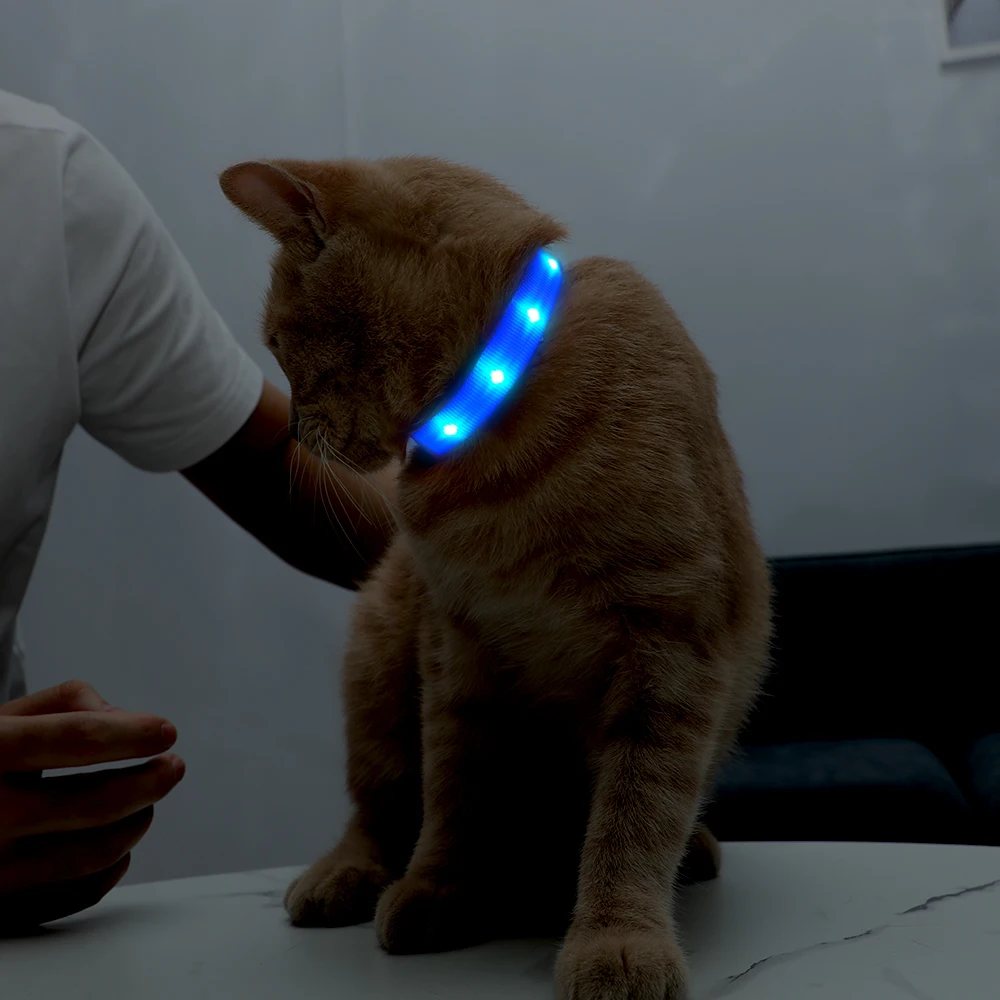 

LED Pet Collar Light Up Flashing LED Cat Collar