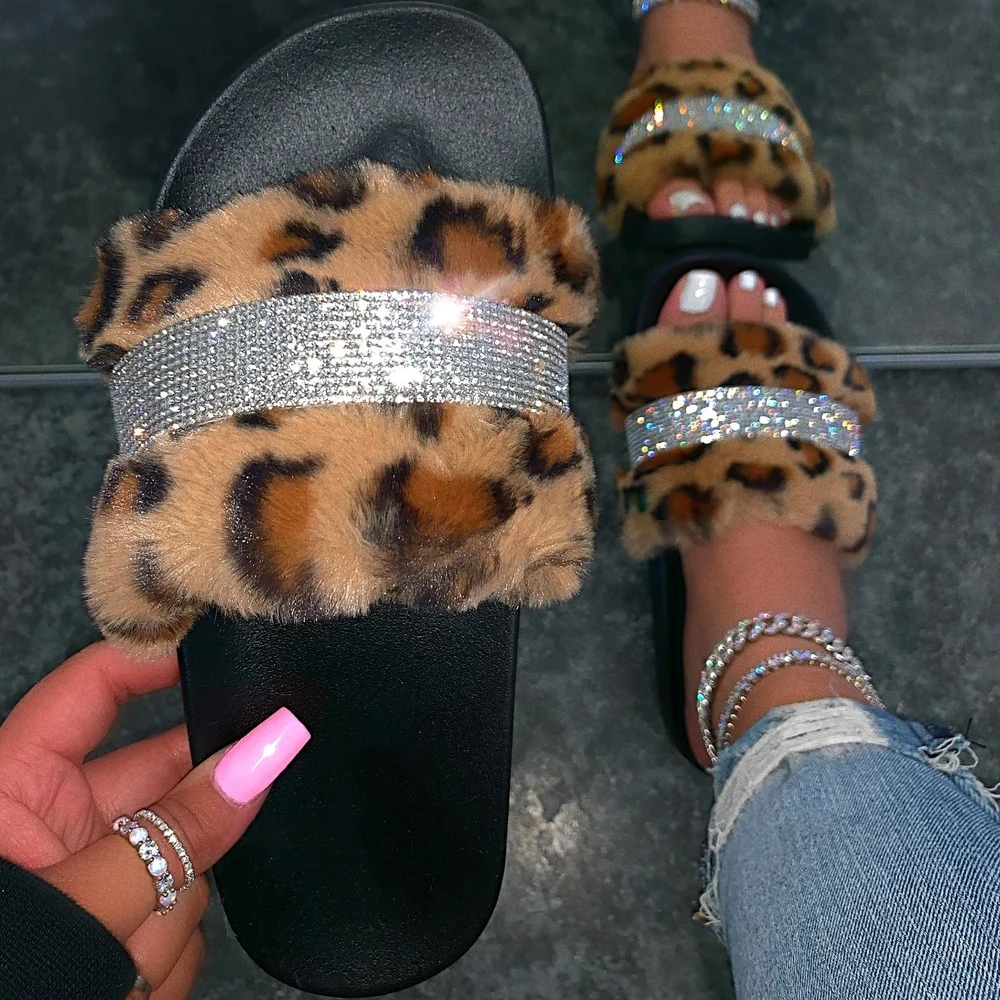 

Fashion Plush Fur Rhinestones Slides Slippers Women Ins Leopard Diamonds Sandals Fluffy Furry Outdoor Flat Slipper Sandal Ladies