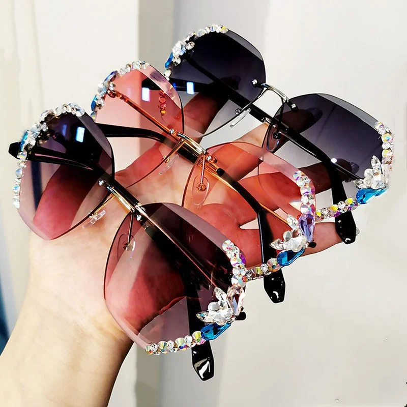

Women Newest Diamond Bling Rhinestone Sunglasses, 4 colors