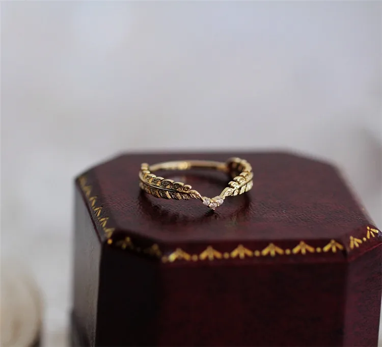 

Copper Gold-Plated 18K Niche Japanese Style Simple Daily Wings Wheat Ear Love Zirconium Diamond Ring, Picture shows