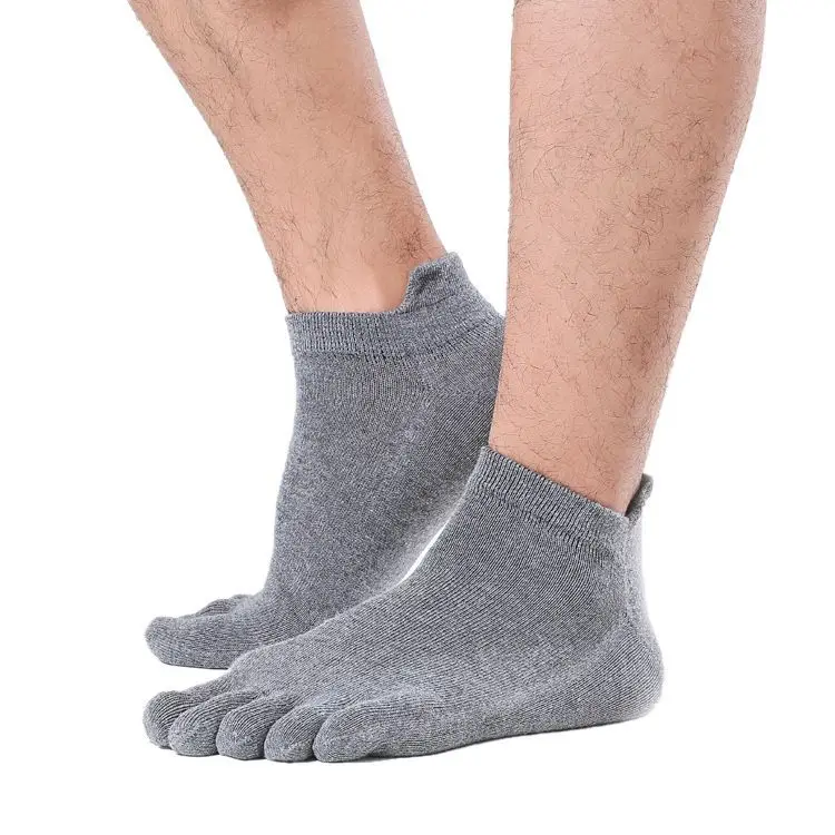 

High Quality 100% Logo Custom Socks Crew Sport Socks Black White Fashion Cotton Men Socks, As picture shows