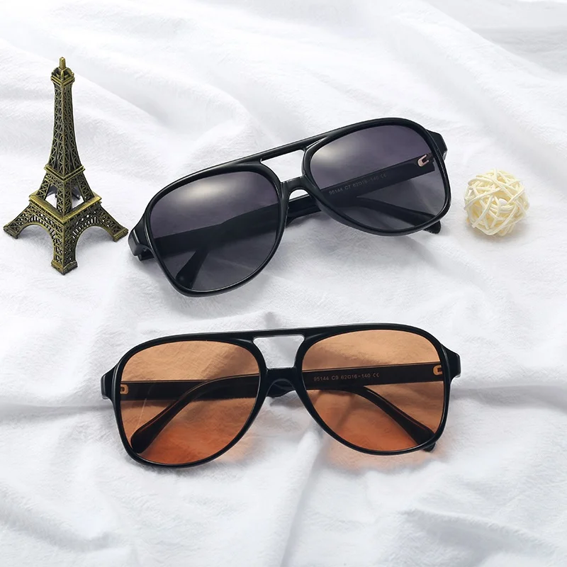 

2021 Amazon Hot Sale Classical Colorful Double Bridge UV400 PC Frame Shades Polarized Sunglasses 2022