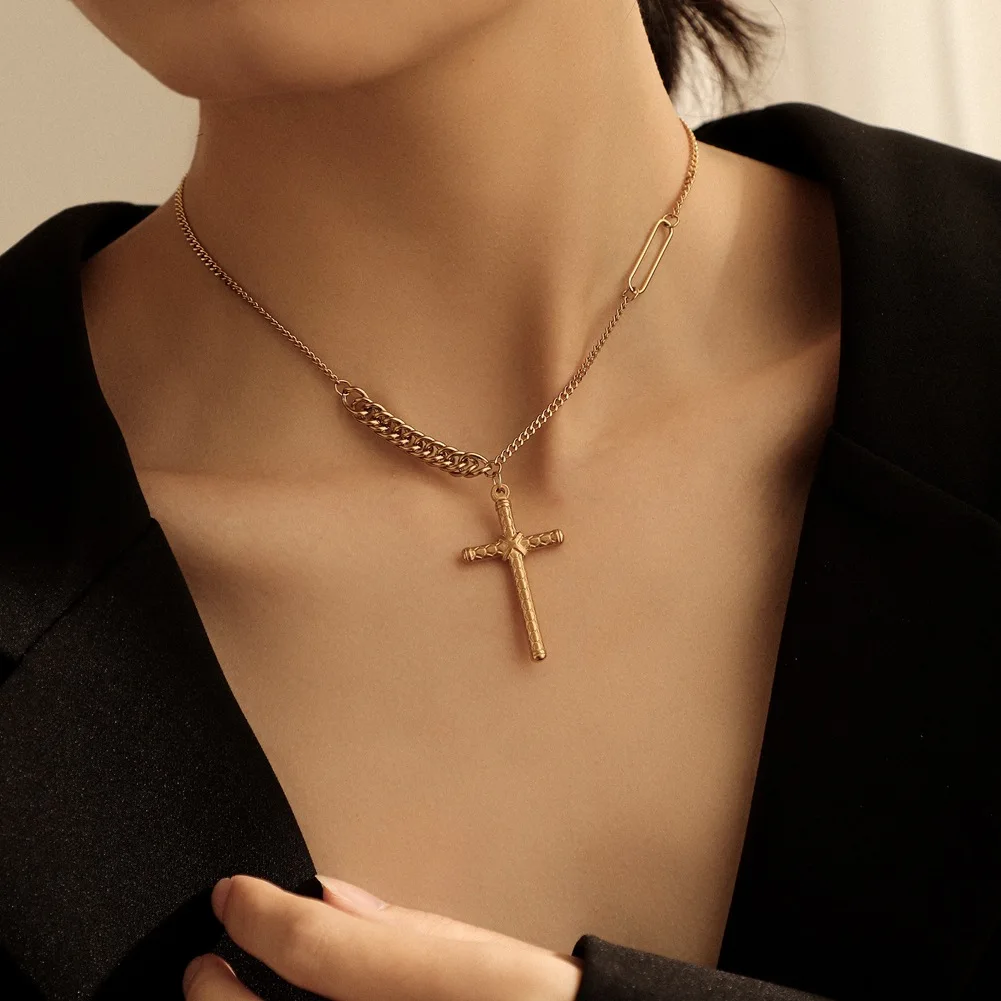 

HONGTONG Factory Direct Selling Hot Fashion Gold-Plated Color-Preserving Stainless Steel Cross Pendant Chain Necklace, Picture shows