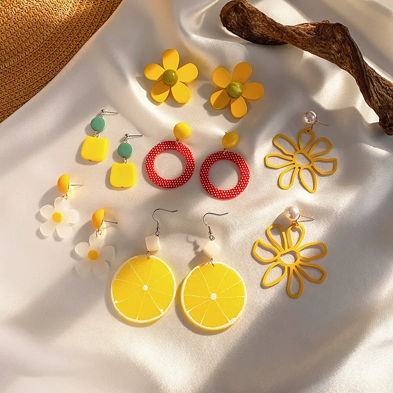 

HONGTONG Factory Wholesale Amazon Hot New Fashion Summer Candy Color Yellow Flower Earrings For Women, Picture