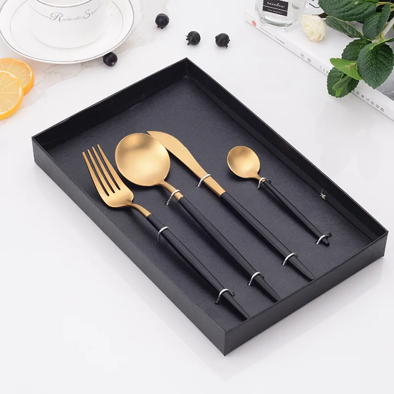 

Amazon Hot Selling Gold Cutlery Set SetStainless Steel Portuguese Style Design 4pcs Flatware Silverware With Box