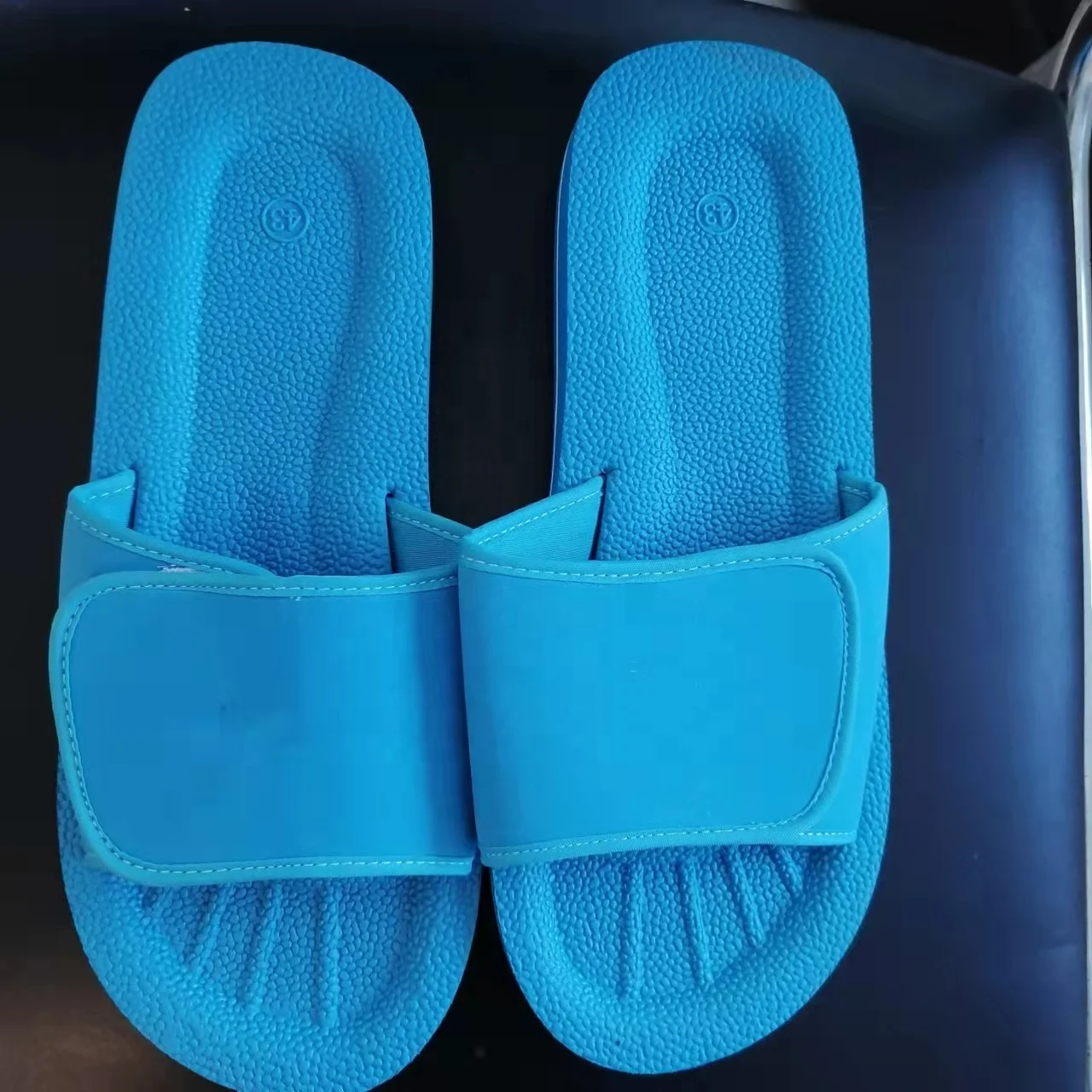 

Wholesale free size EVA hotel logo OEM spa massage with disposable beach slippers
