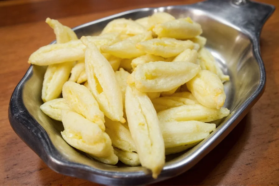 Galangal products including powder and slices