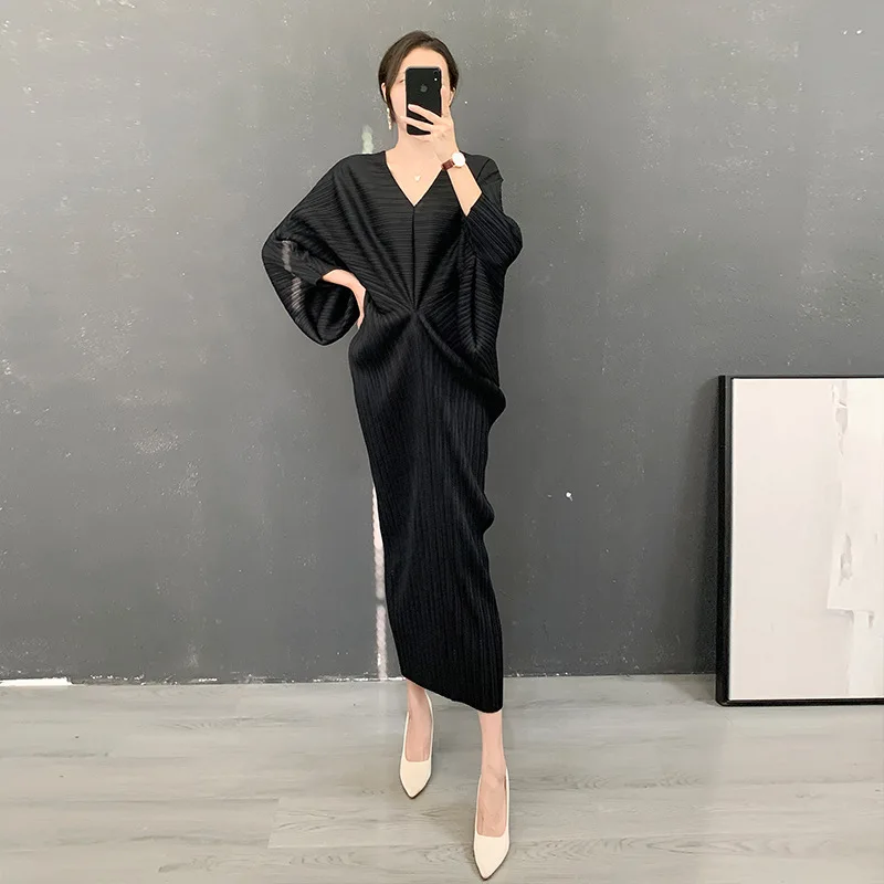 

High Quality Natural Pleated Print Pleated Dress Quick Dry Maxi Standard V-Neck Girl Night Dress For Fat Woman