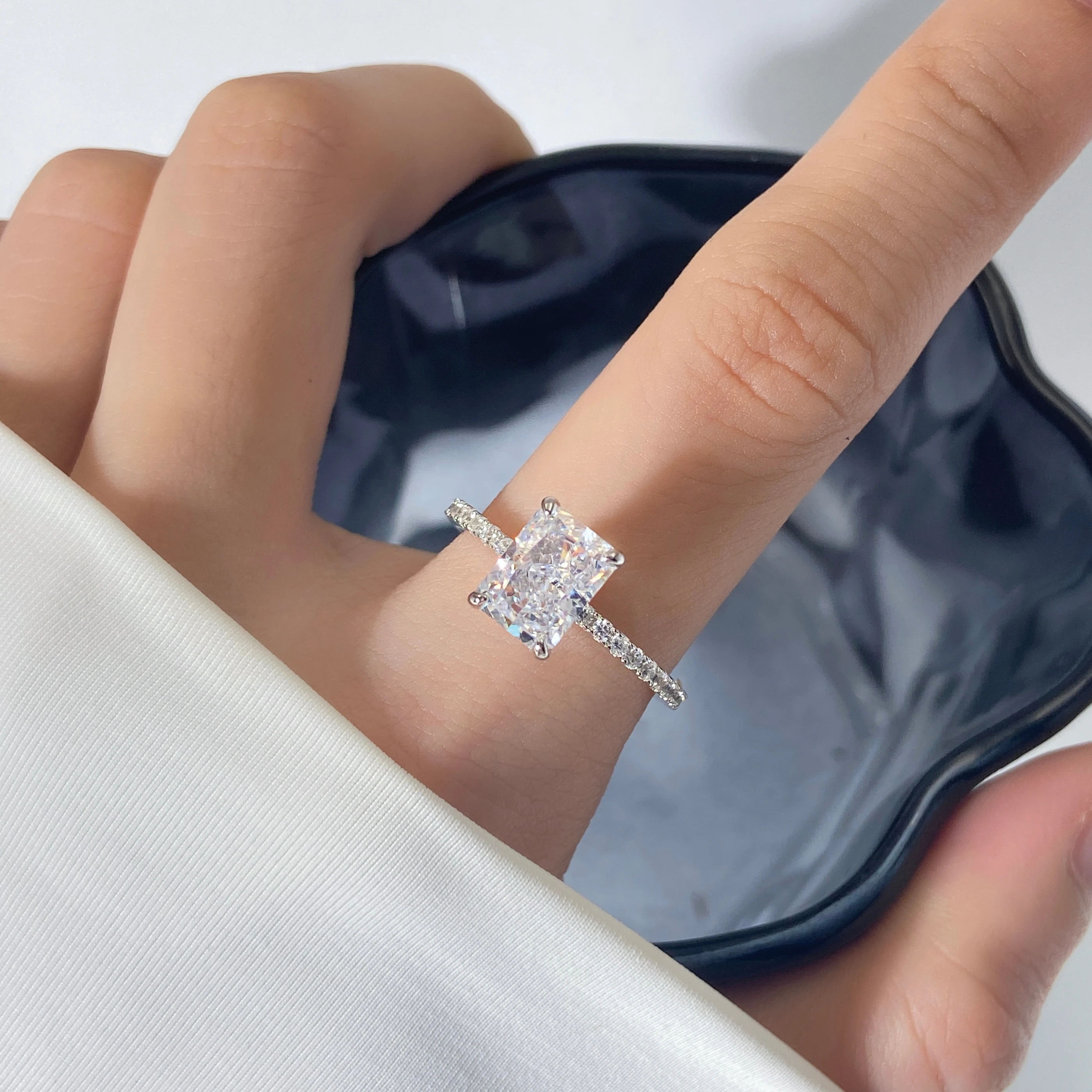 Fine Jewelry VVS1 925 Sterling Silver Moissanite Diamond 2CT Finger Ring Radiant Cut 925 Silver Wedding Bands Engagement Party
