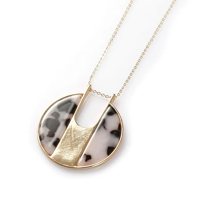 

A new type of necklace with acrylic acetate sheet alloy pendant