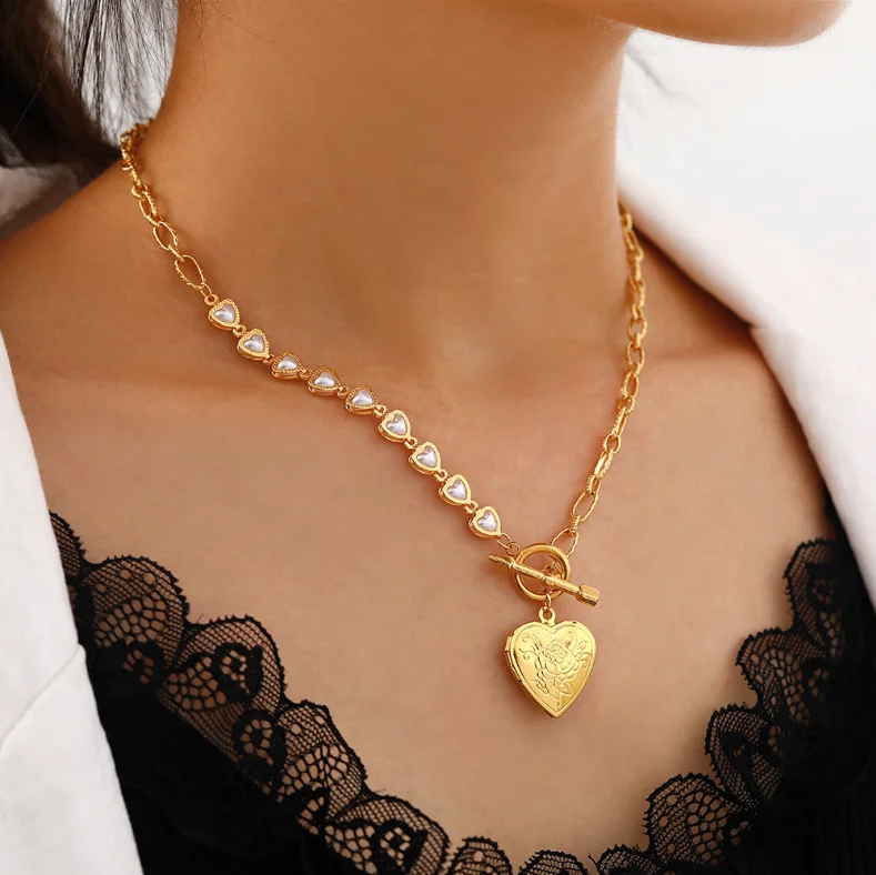 

18K Gold Stainless Steel Necklace Jewelry With Heart Phase Box Pearl Choker Necklace Women Fashion Jewelry Factory Wholesale