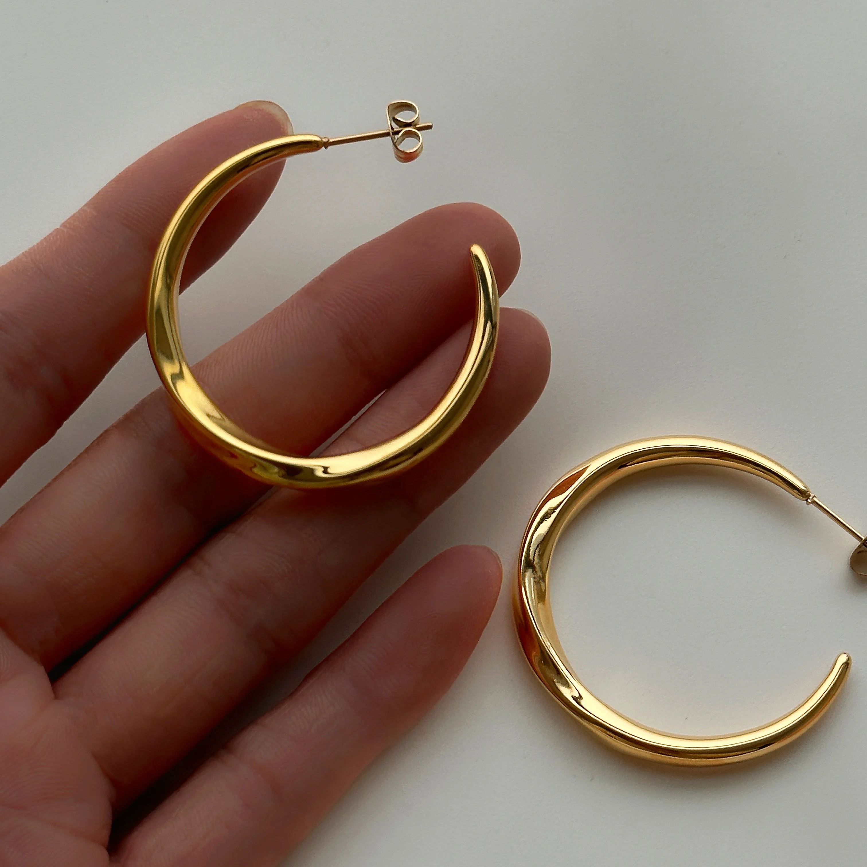 

Dazan New 18k Gold Plated Hypoallergenic Stainless Steel Vintage Minimalist Polished Twist Artist Large Earrings For Women