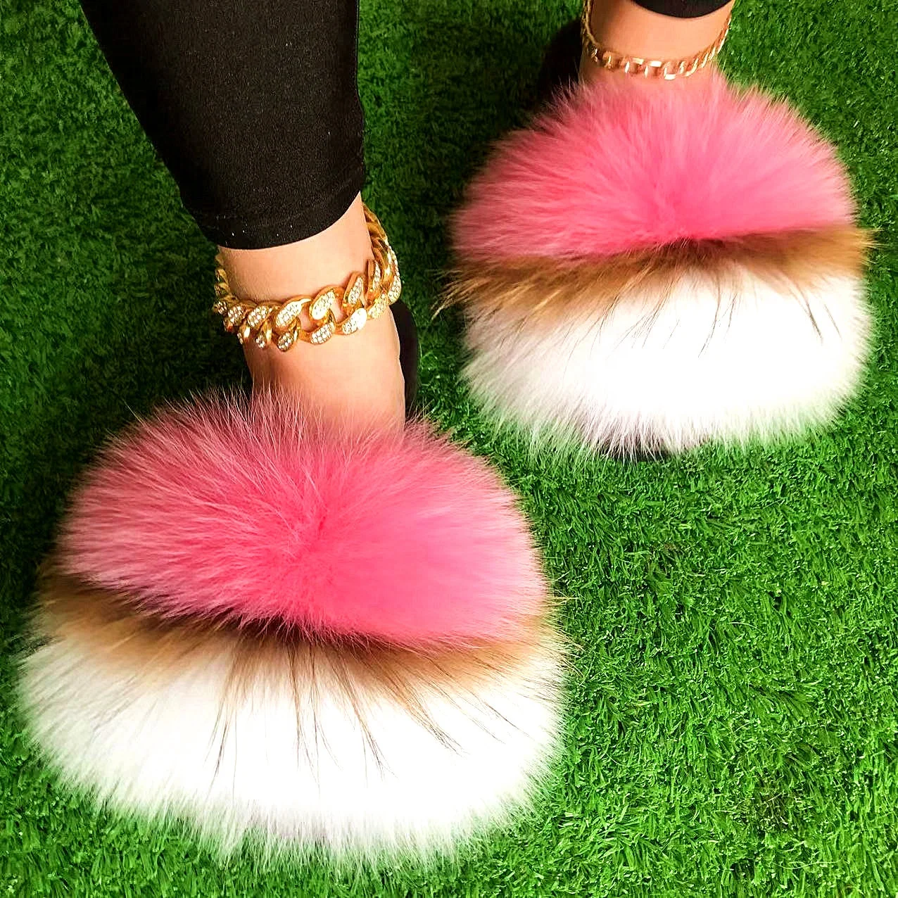 

2022 House PVC Big Fox Natural Racoon Fur Slippers Ladies Fluffy Women Soft Raccoons Fur Slide Wholesale Pink Fur Slides, Color matching or can be customized according to requirements