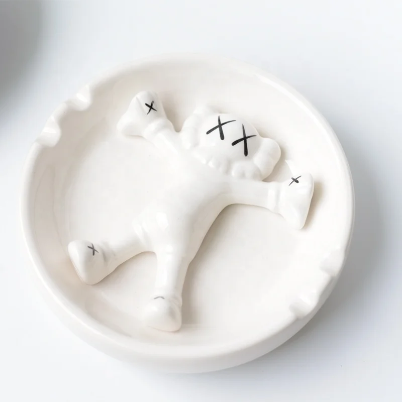 

Ceramic Personality Trend Ashtray Letter Pattern Round Ceramic Ashtray, Picture