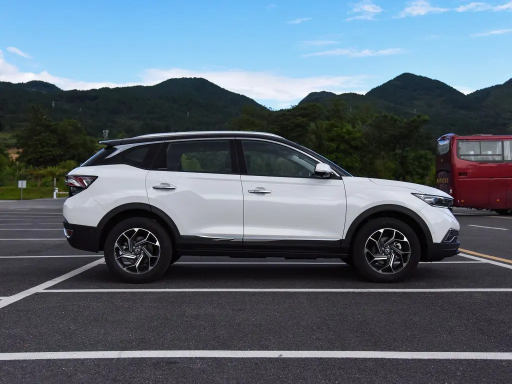 good condition dongfeng ax7 suv hot selling