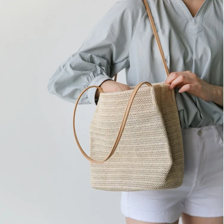

2021 new design korean straw basket bag weaving casual big shoulder bag for women plain colour bucket, Customized color