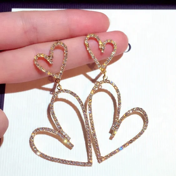 

Exaggerated Fashion Crystal Double Heart Earrings Contracted Joker Long Women Drop Earrings Jewelry Elegant Accessories, Picture shows