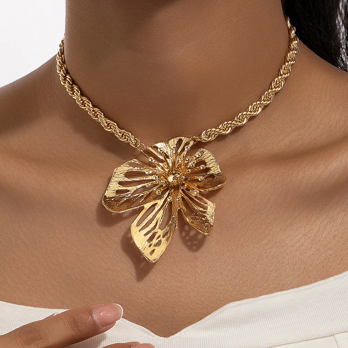 

Simple New Fashion Gold Color big Flower Necklace earring Women Girl Choker Necklace Jewelry set