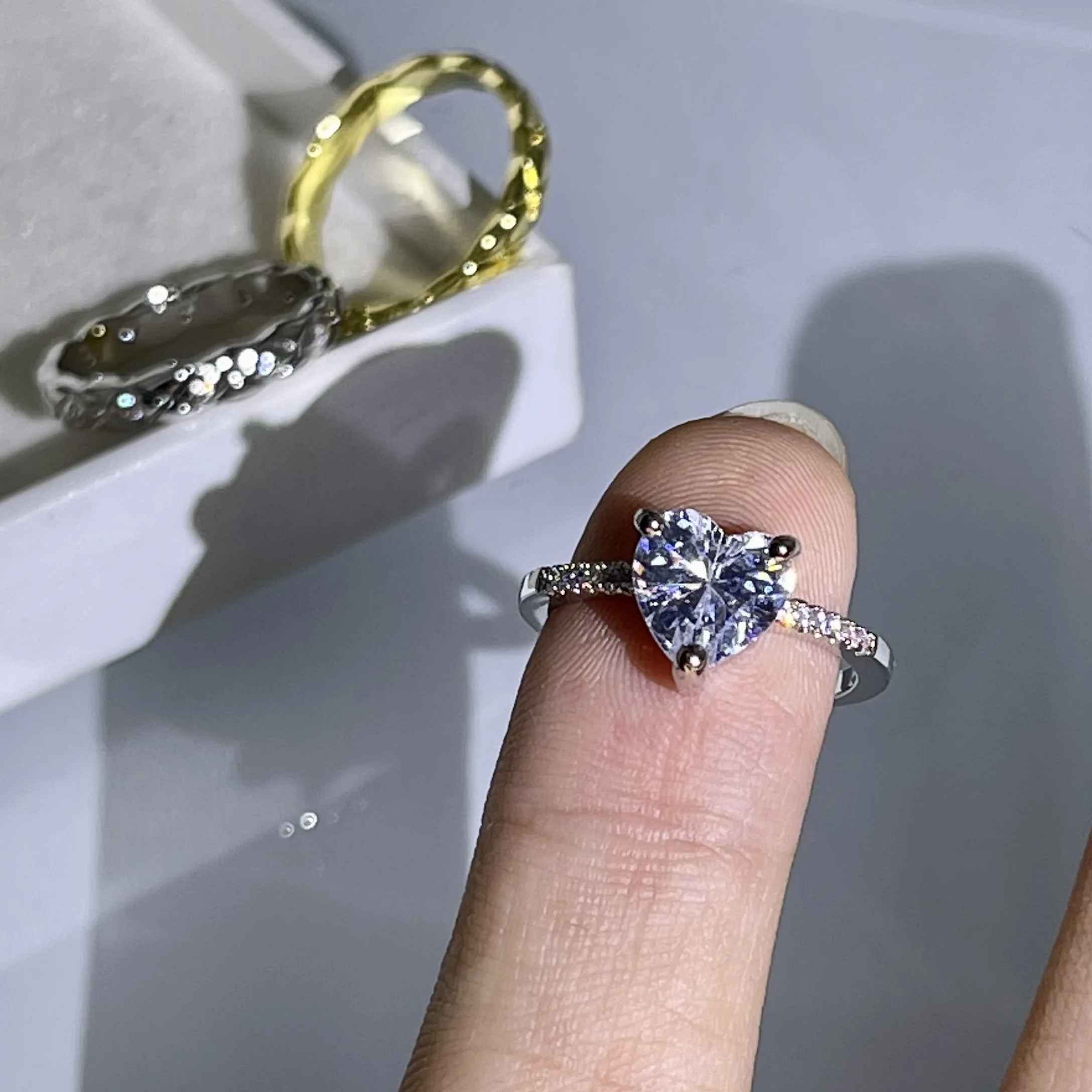 

Fashion Jewelry KYRA0570 Heart Shape 3A Zircon Rings for Women, Silver