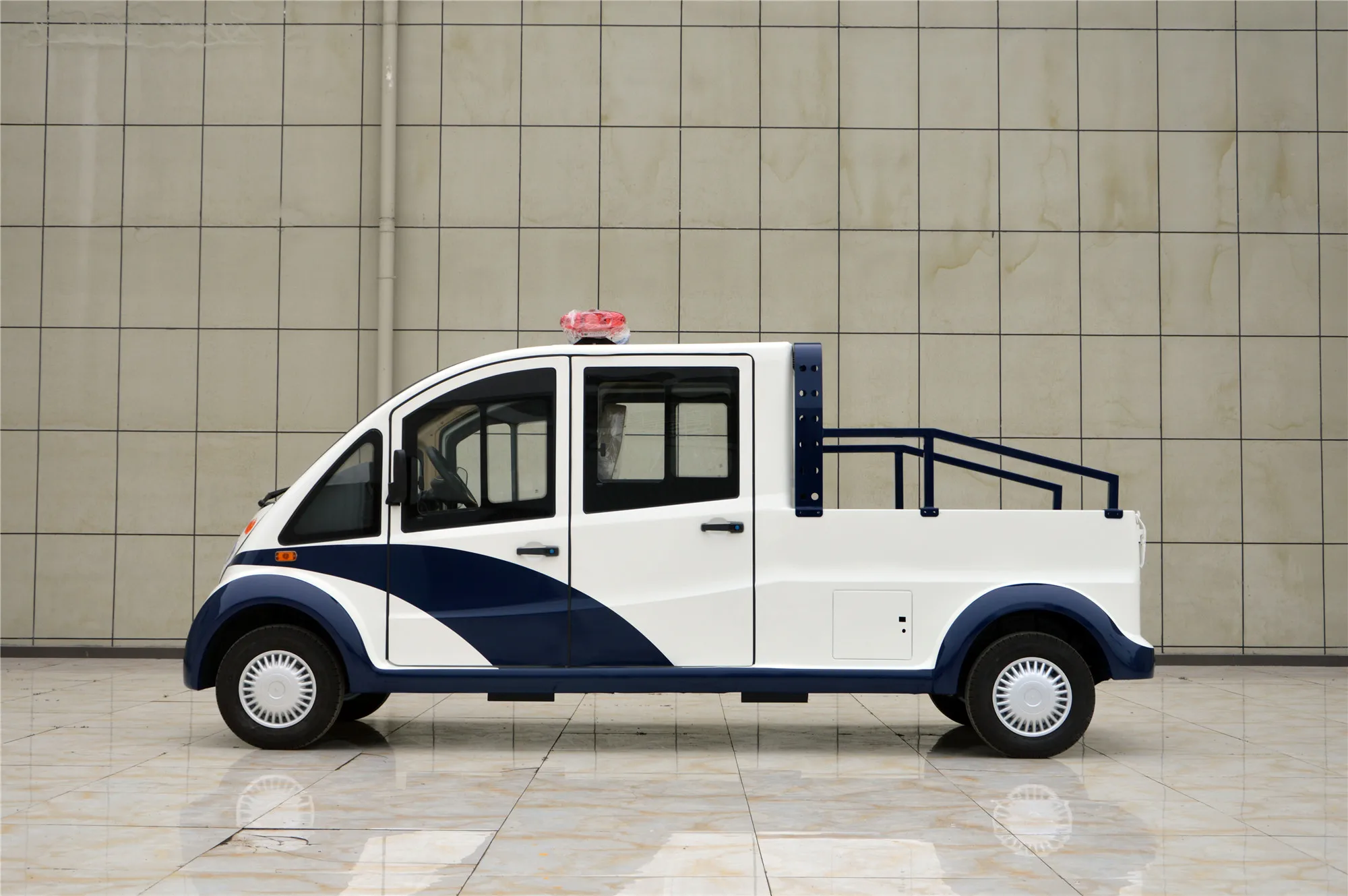 China 4 Seats Electric Small Cargo Pickup Truck For Sale/ Electric