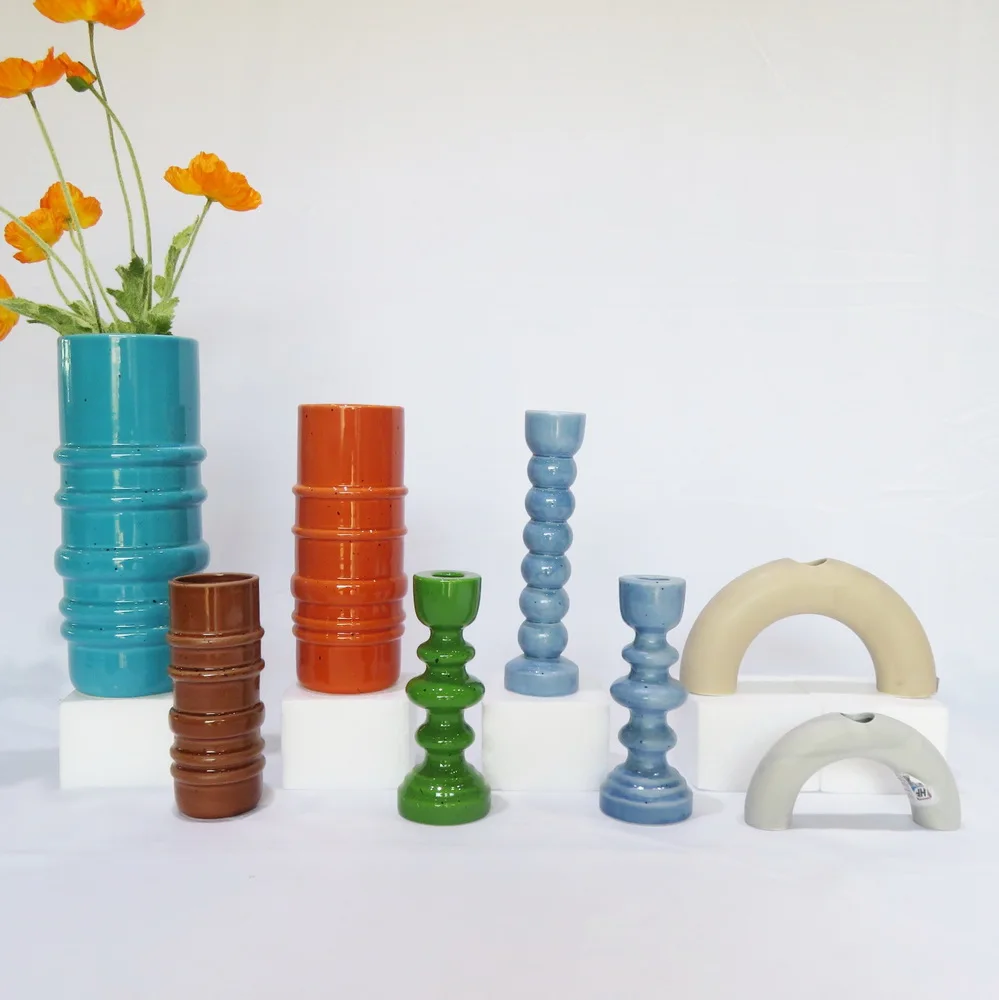 

Color porcelain customized acceptable shell flower vase