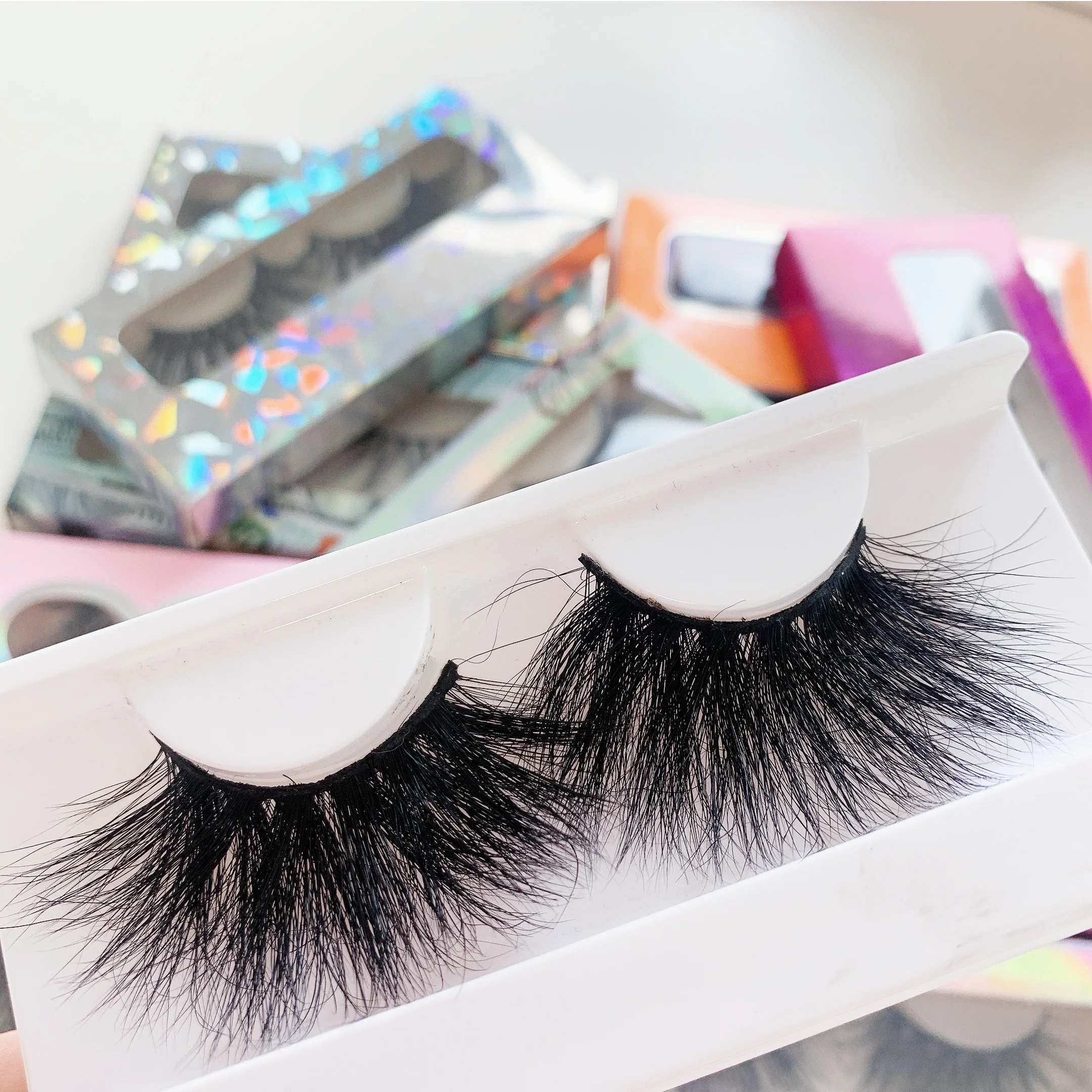 

2021 New design 22mm 25mm long false eyelashes vendor 3D mink hair lashes custom eyelash packaging box, Black color