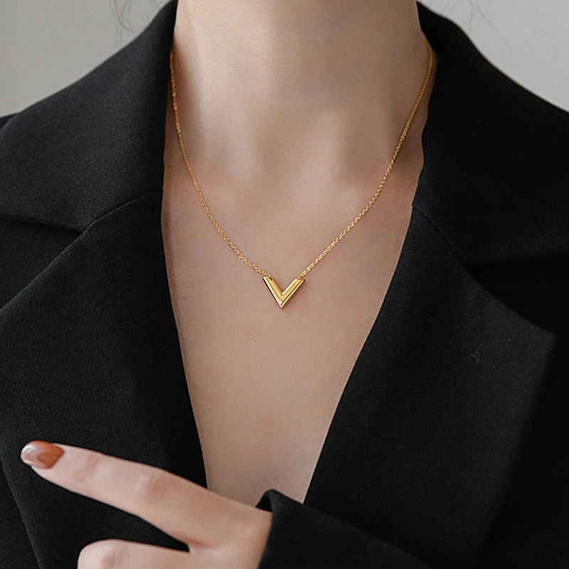 

Fashion Jewelry 18k Gold Plated Stainless Steel Clavice Chain Necklaces High Polish V Shaped Pendant Necklace For Women, Picture