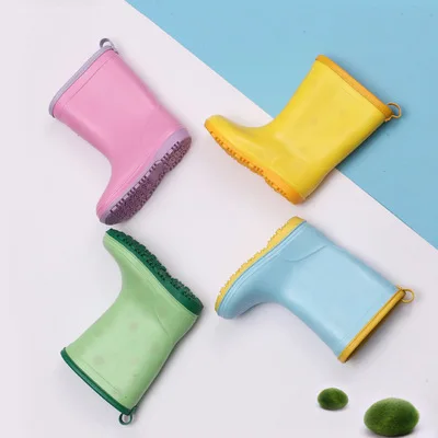 

Kindergarten children 2-8 years old water shoes light weight non - skid high quality rubber sole rain boots for boys and girls, Blue yellow pink green