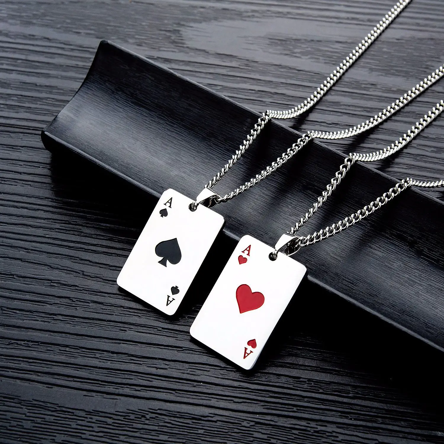 

HongTong Factory Direct Sales Fashion Stainless Steel Creative Playing Cards Hearts And Spades A Love Pendant Men's Necklace, Picture shows
