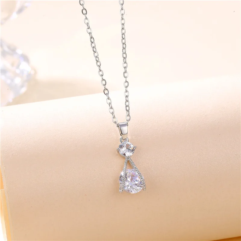 

Amazon Best Selling Stainless Steel Chain Round Diamond Pendant Necklaces Simple Gemstone Clavicle Chain Necklaces