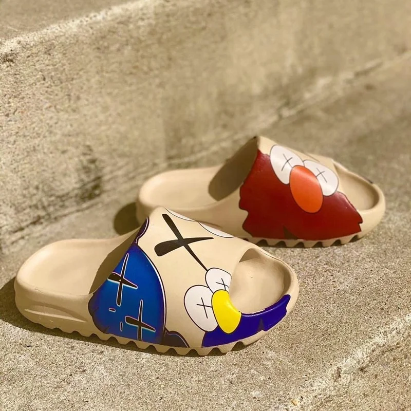 

New arrival EVA Material Graffiti Cartoon women cute slides thick bottom Yeezy slippers