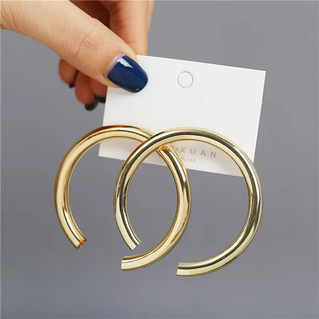 

Vintage Round Metal Earrings For Women Geometric Big Stud Earrings Circle Gold Earring Women Gift 2019 Jewelry