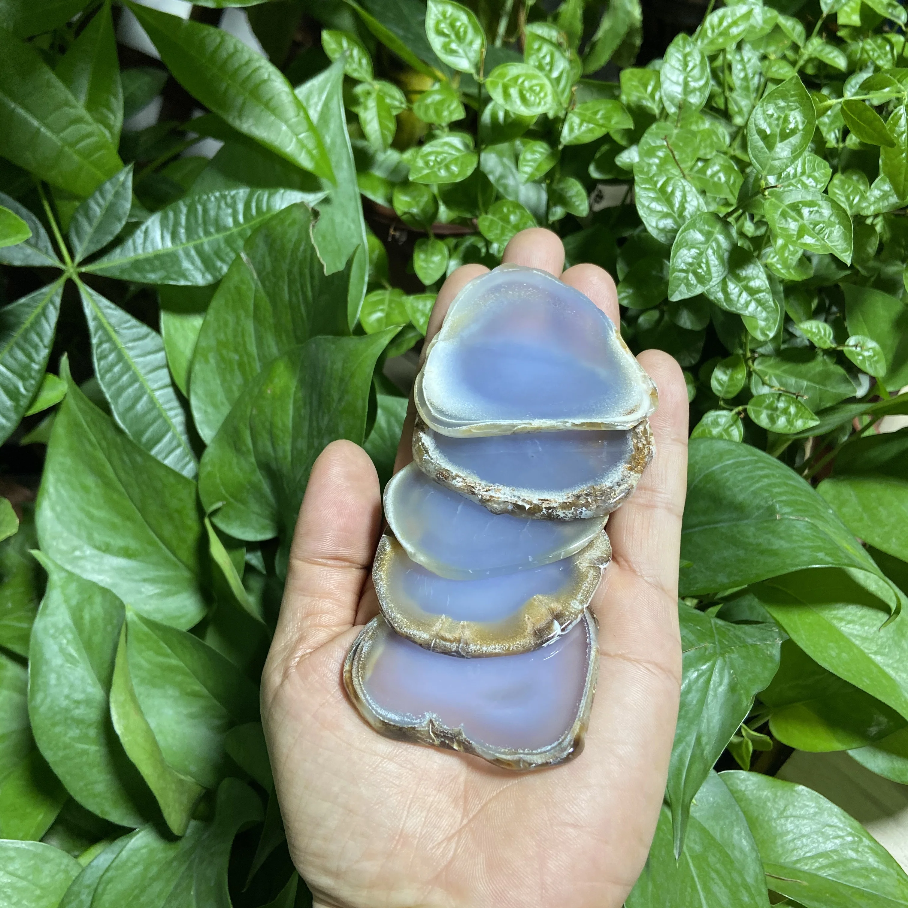 

wholesale Agate Slice Coaster Set Natural Blue Chalcedony Agate Slice Holder Coaster for Drinks Cup Holder Gift Set, Natural blue / mixed color