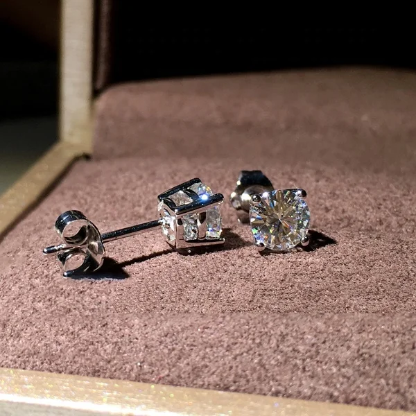 

2.0ct Top DEF/VVS Round Cut Moissanite Diamond 925 Sterling Silver/18K Solid Gold Stud Earrings