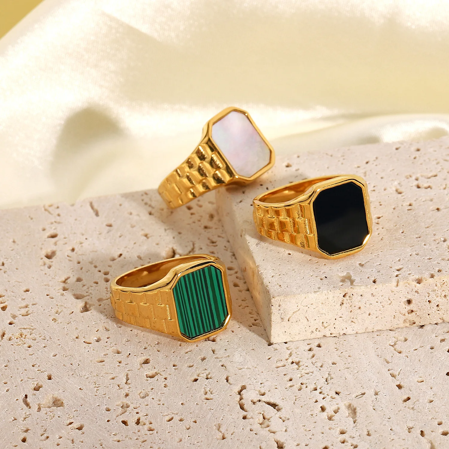 

18K Gold Stainless Steel Plated Jewelry Ladies Green Peacock Stone White Shell Glue Rectangular Ring