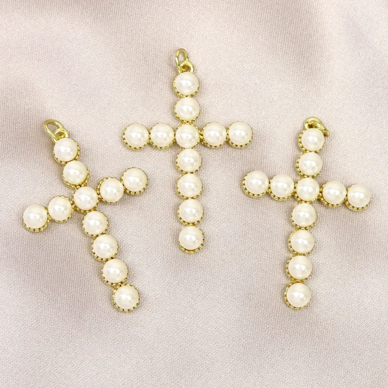 

Fashion jewelry 2021 latest shell beads cross pendants elegant jewelry for women gift jewelry shell beads cross 51652