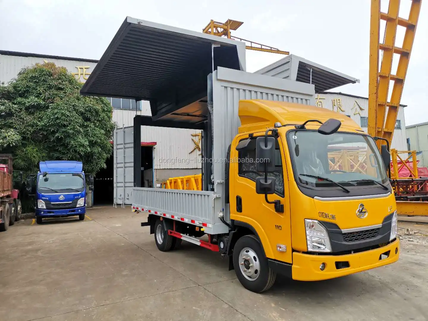 东风成龙翼厢式轻型货车带翼开式箱式货车出售