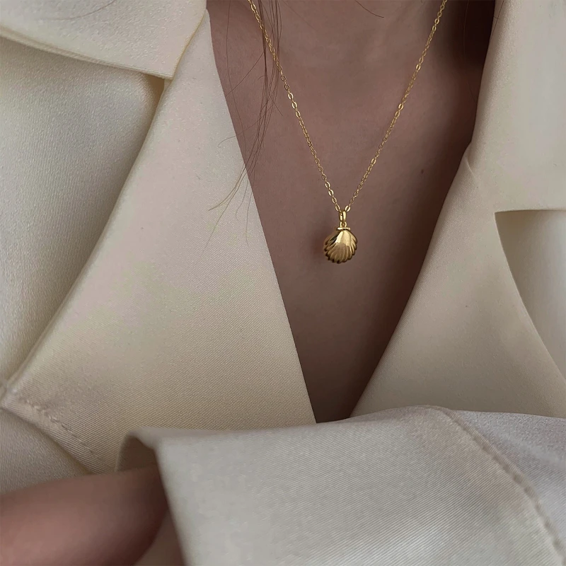 

Ladies trendy beautiful gold shell necklace simple unique design pendant necklace