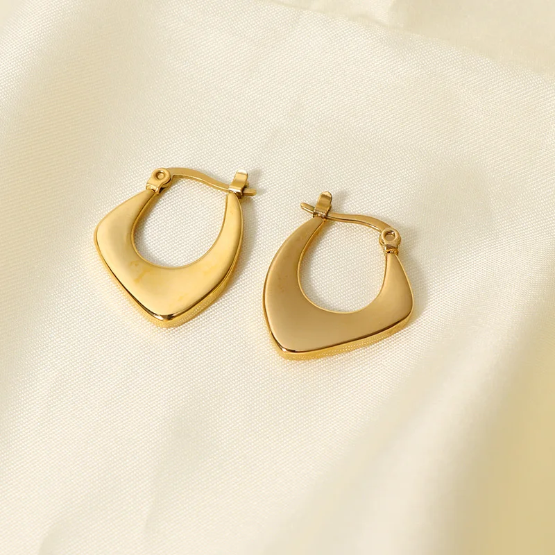 

High Polish Real 18K Gold Plated Geometric Titanium Steel Hoop Earrings 316l Stainless Steel Irregular Hoop Earrings