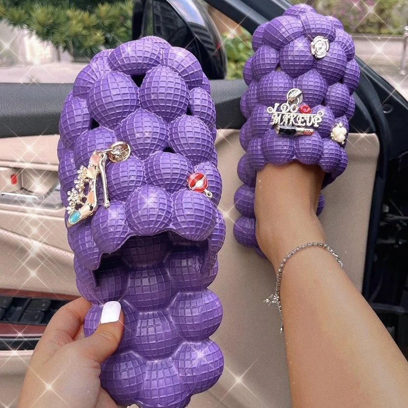 

Bubble Shoes 2022 Unisex Fashion Outdoor EVA Clogs Peanut Slippers Women Sandals Home Massage Bubble Custom Slippers