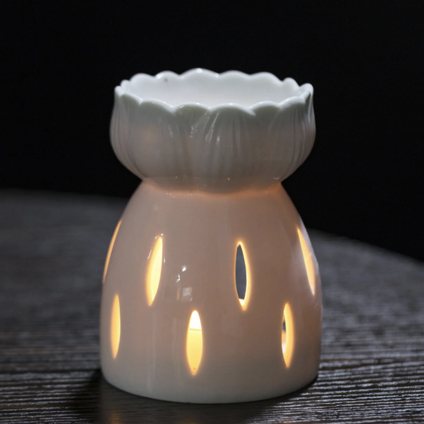 Ceramic Hollow Out Essential Tea Light Aroma Incense Oil Burner For