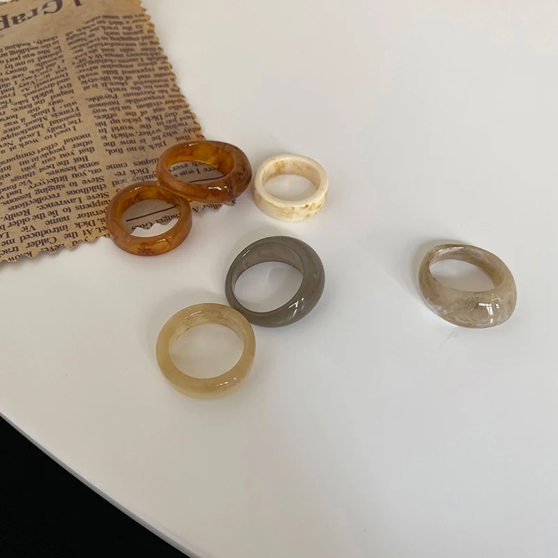 

4-piece set of retro cold style acrylic ring simple fashion color irregular acetate resin ring female