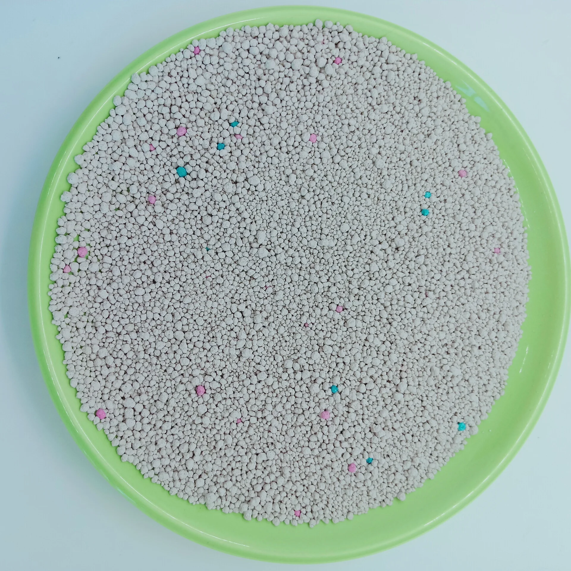 100% 天然膨润土超吸收剂彩色颗粒猫砂