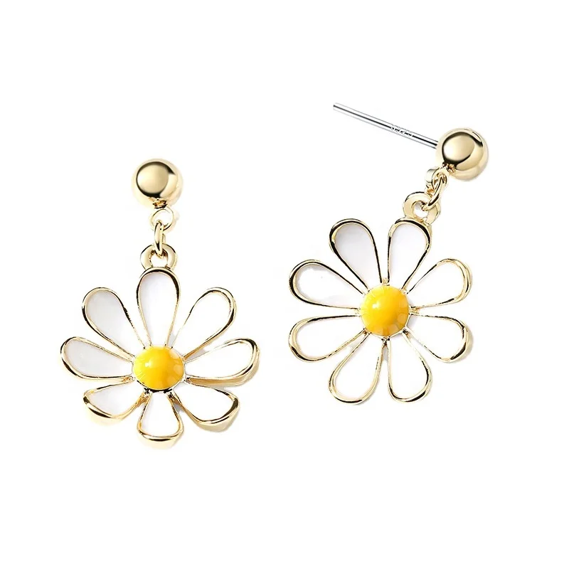 

2021 Fashion Earing Jewelry Lady Gold Alloy Daisy Colorful Follower Earrings, White & yellow