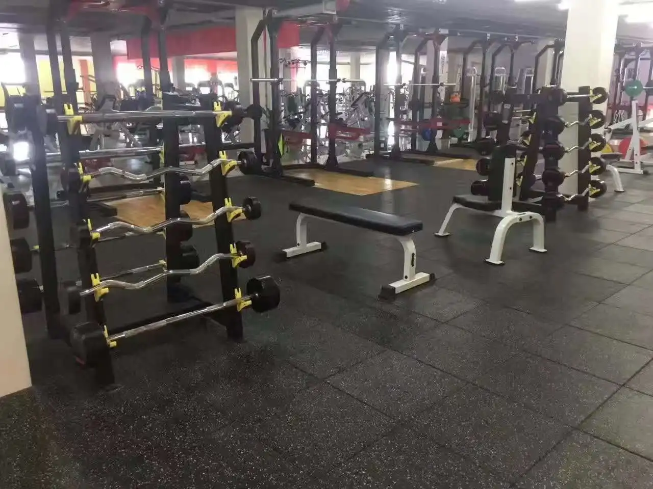 
Gym Weight Room Rubber Flooring Training Center Rubber Flooring 
