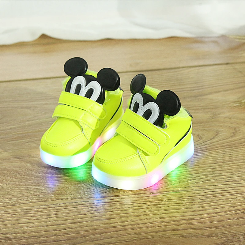 

High Quality 2021 New Baby LED Light Shoes Anti-Slip Sports Kids Sneakers Children Luminous Flasher Lighting Shoes