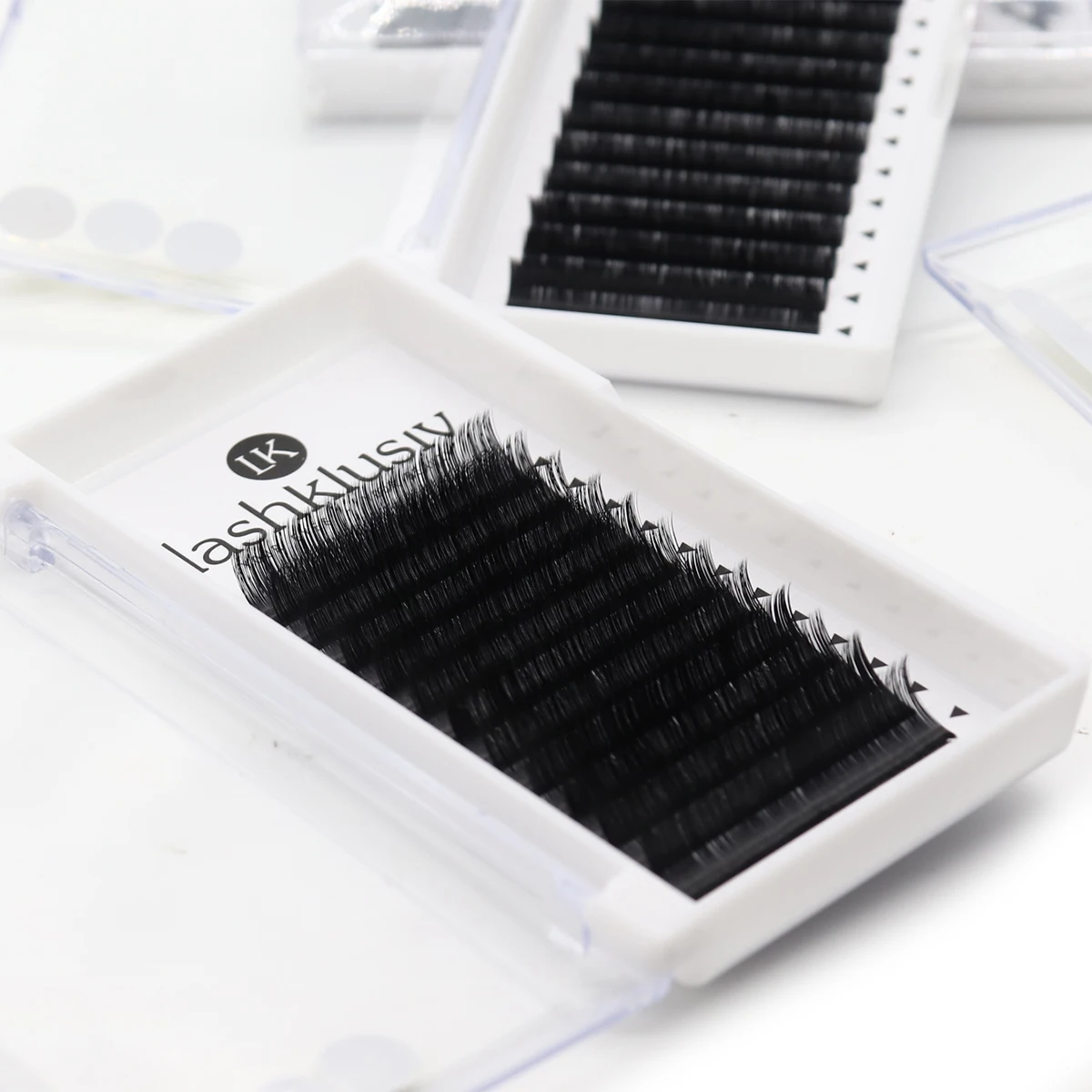 

Russian Volume wholesale private label D curl silk eyelash extension vendor, Natural black