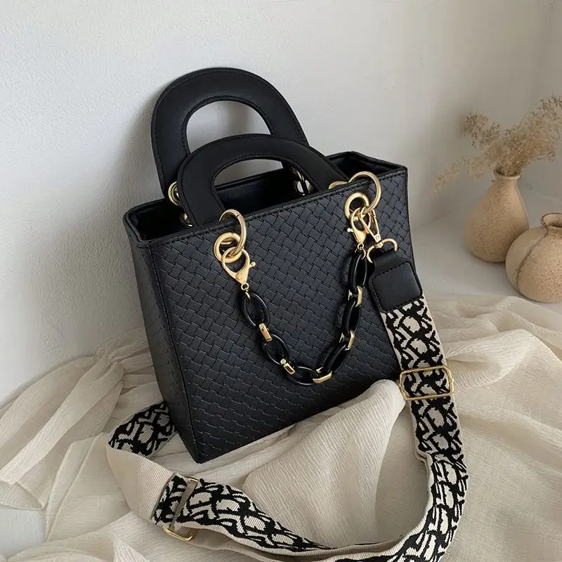 

2021 new fashion wide shoulder strap messenger bag female Korean version wild chain large capacity shoulder bag, Khaki,black,brown