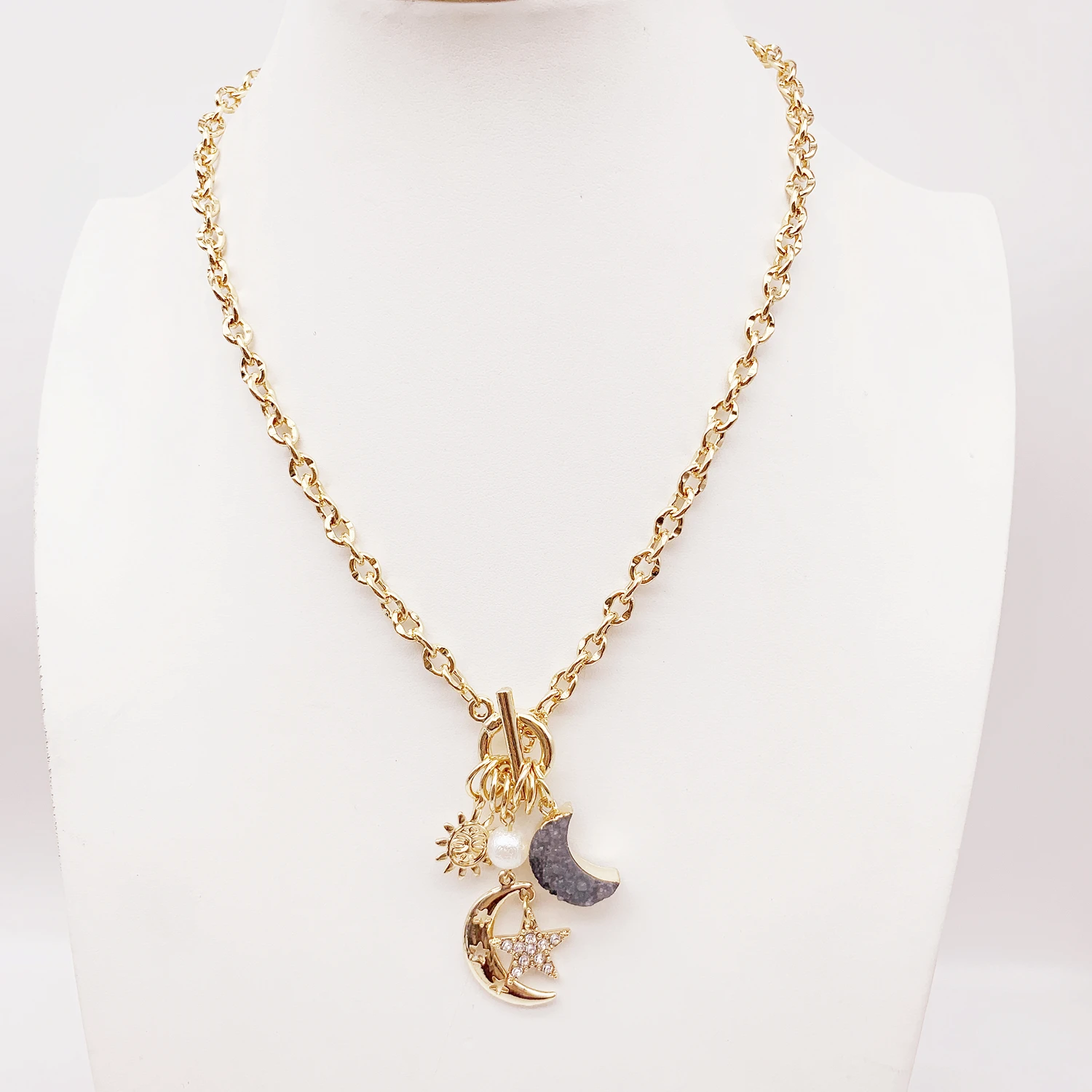 

Hot Sale Moon Star Pearl Mixed Pendant Metal Necklace for Women and Girls, Gold