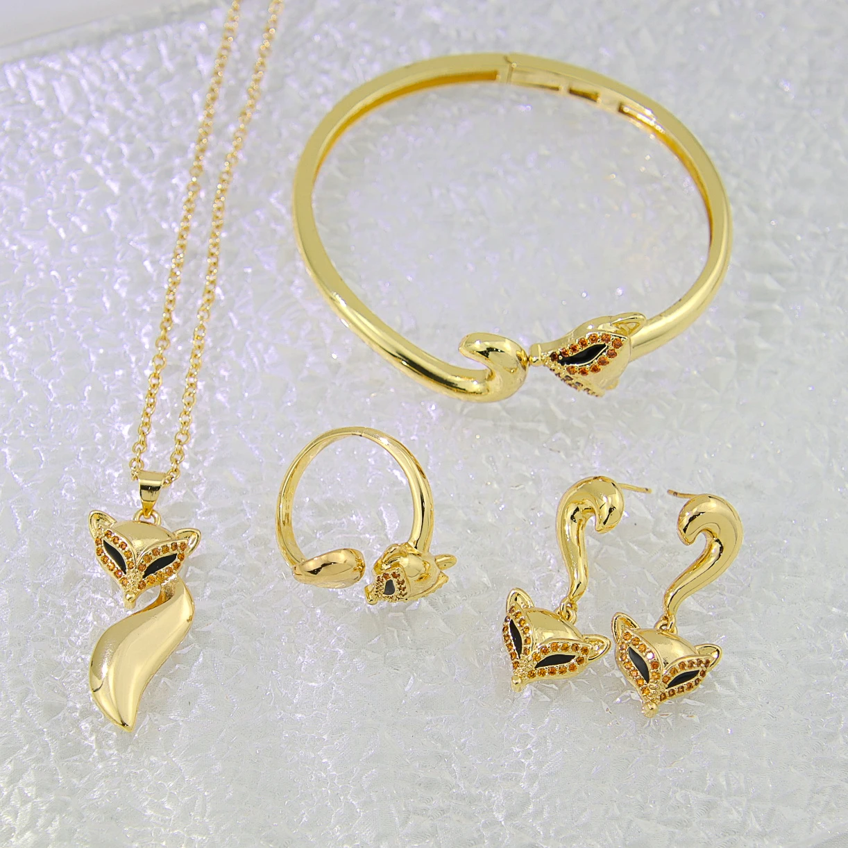 

Fashion Style Fox Set Jewelry Necklace Bracelet Earring Ring Set for Woman Jewelry Set Zircon